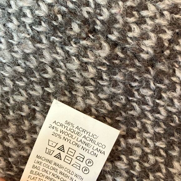 🍀Lucky Brand🍀 Gray Cheetah Print Oversized Sweater, Size L - Picture 7 of 8